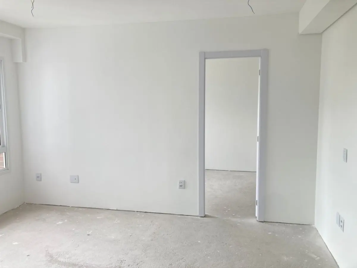 LOTE 022 - Apt 509 do Edificio Quintal Moinhos, Bairro Moinhos de Vento, na Rua Trav. Carmen e Pça Monsenhor E. Lotermann com área privativa de 43,11m2, vai junto o BOX