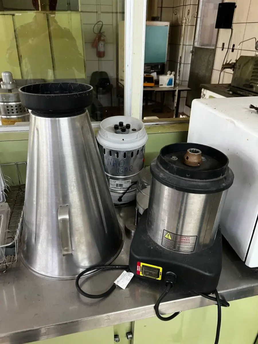 LOTE 016 - Laboratório