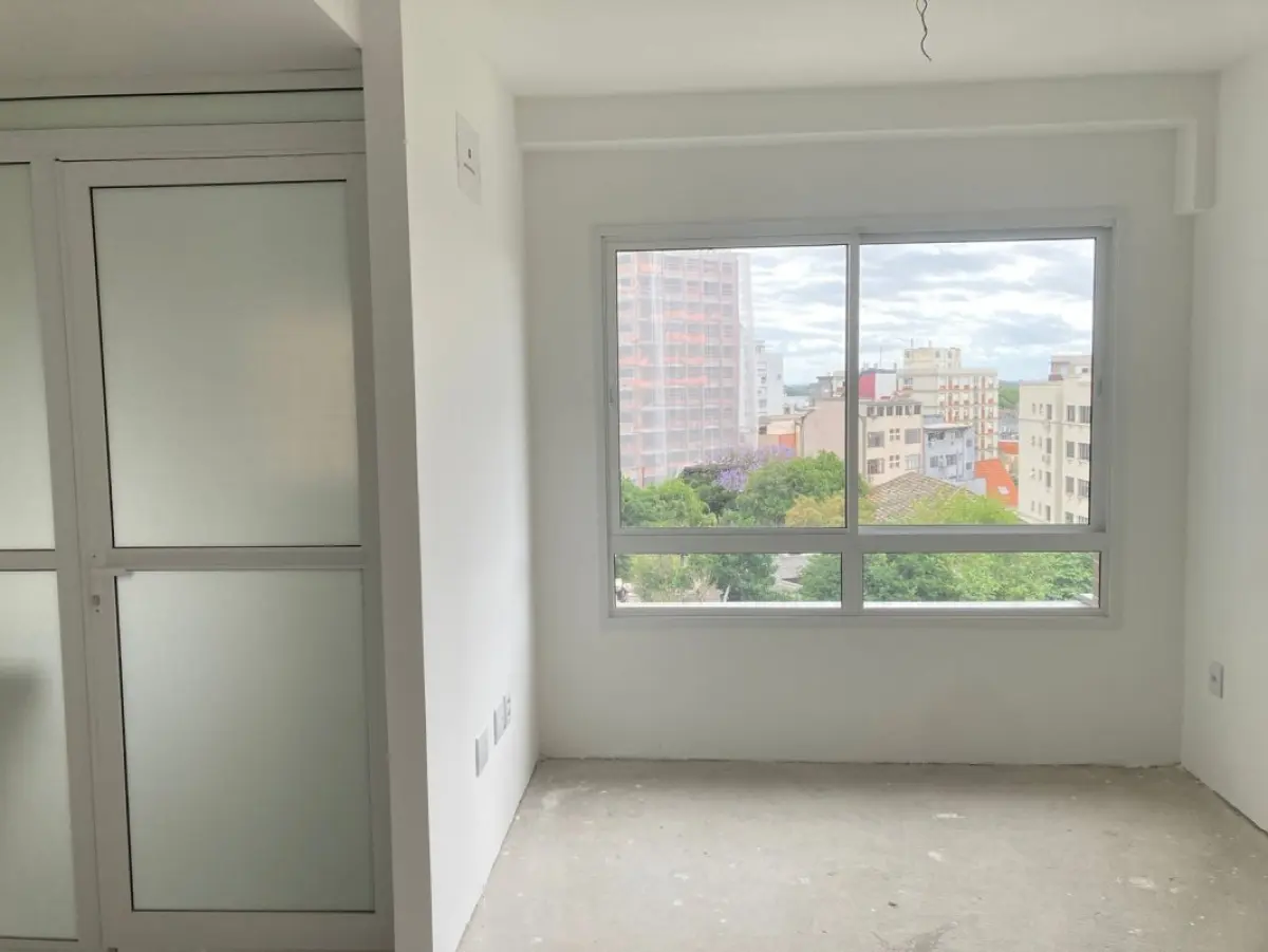 LOTE 022 - Apt 509 do Edificio Quintal Moinhos, Bairro Moinhos de Vento, na Rua Trav. Carmen e Pça Monsenhor E. Lotermann com área privativa de 43,11m2, vai junto o BOX