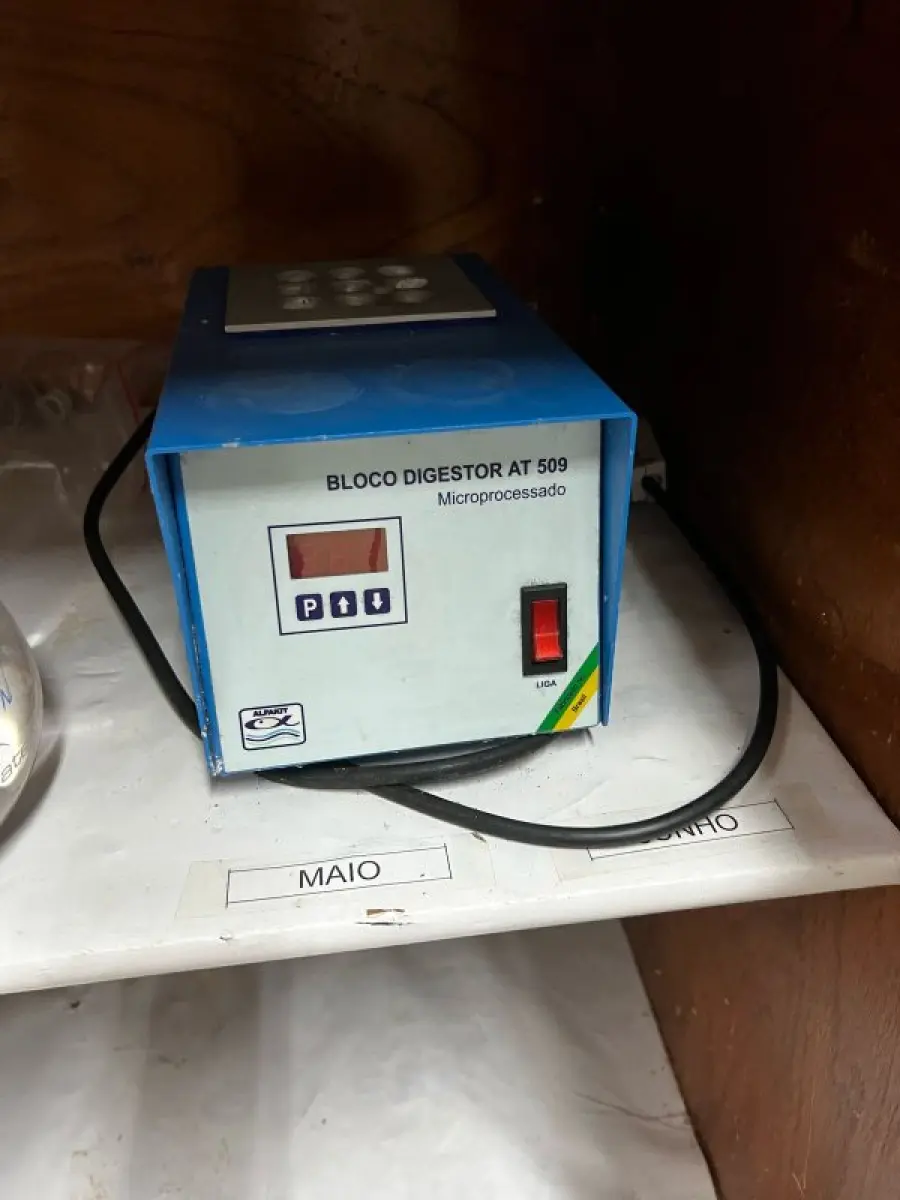 LOTE 016 - Laboratório