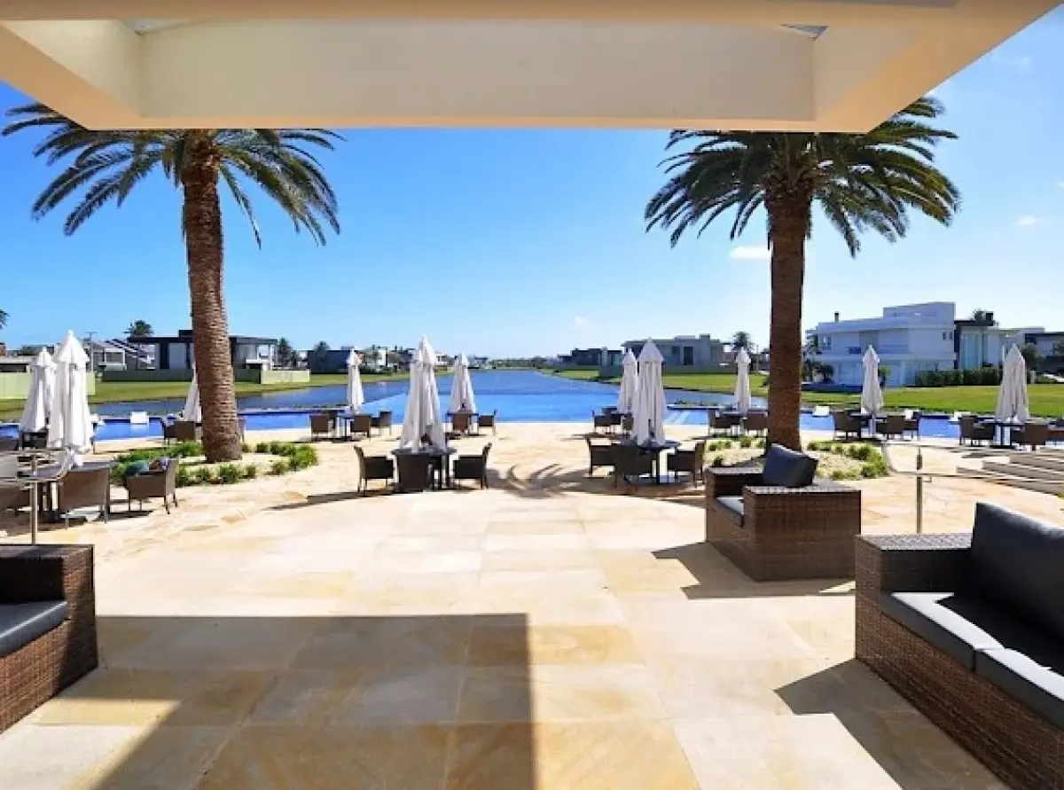 LOTE 001 - 2 TERRENOS COM CONSTRUÇÕES – COND. ENSEADA XANGRILA-RS     C84 5 C85