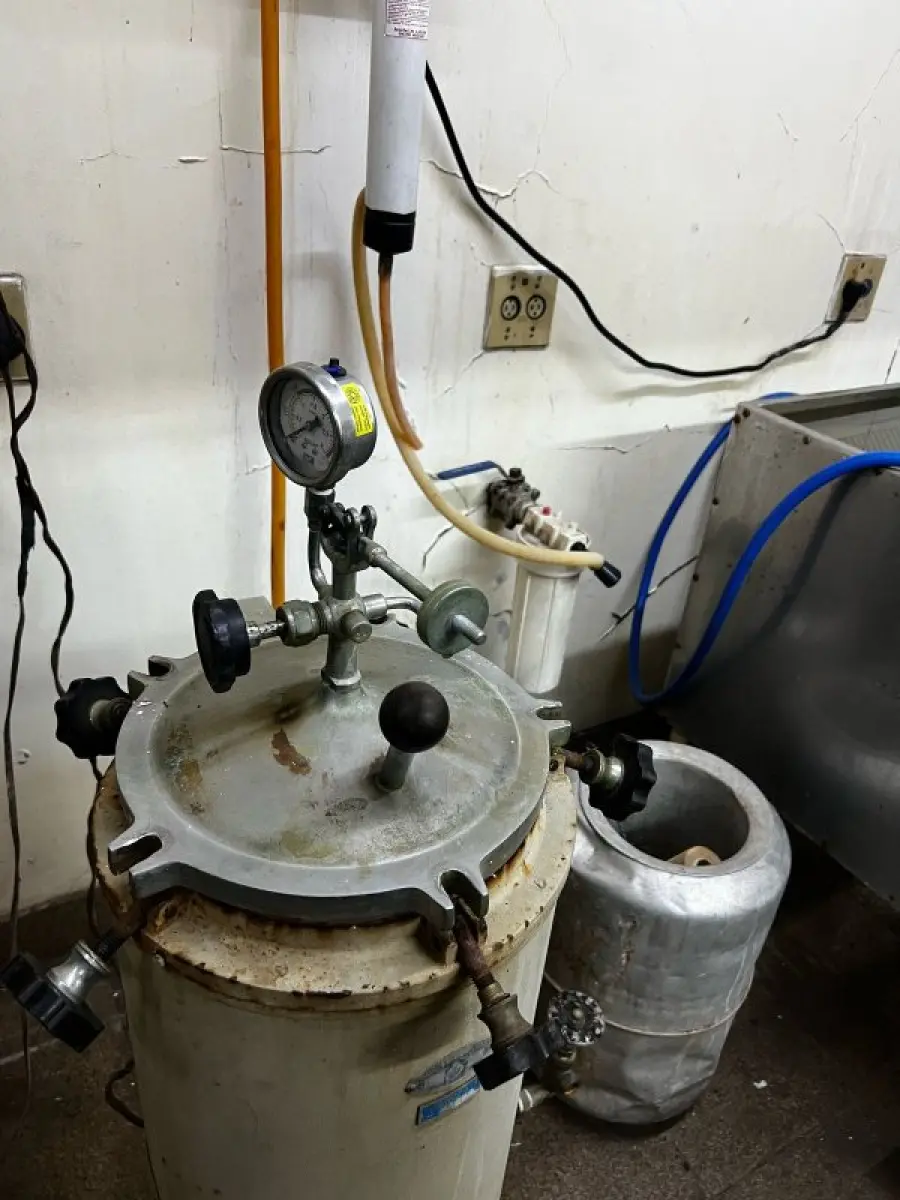 LOTE 016 - Laboratório