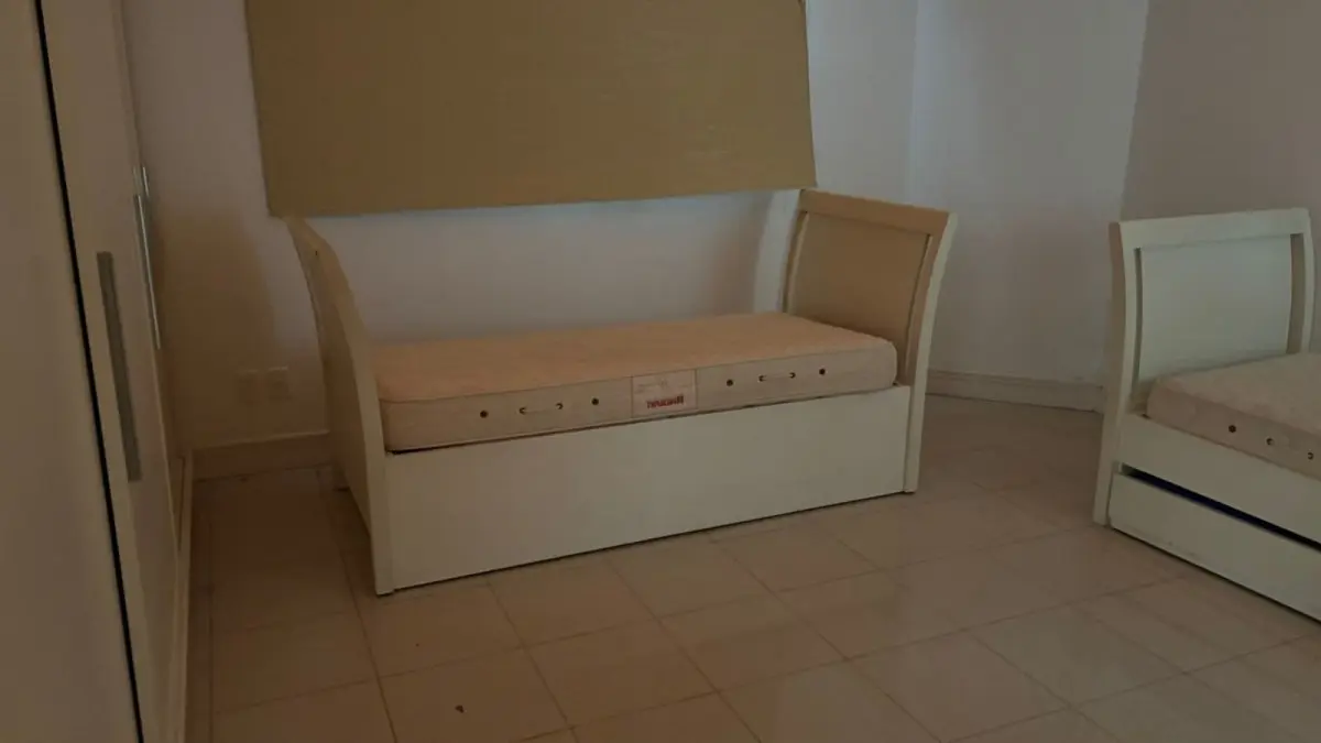 LOTE 000 - Lote de moveis para casa