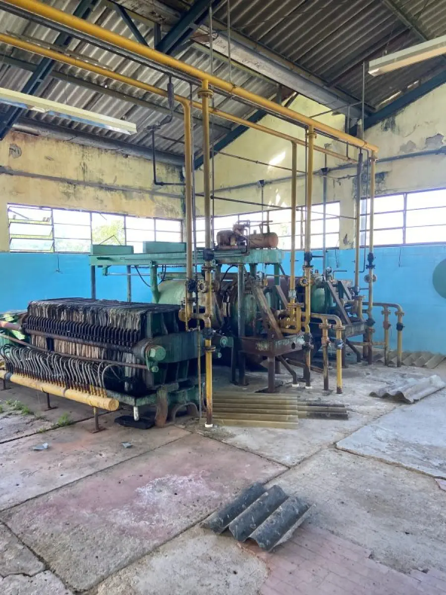 LOTE 027 - Tanque oleo