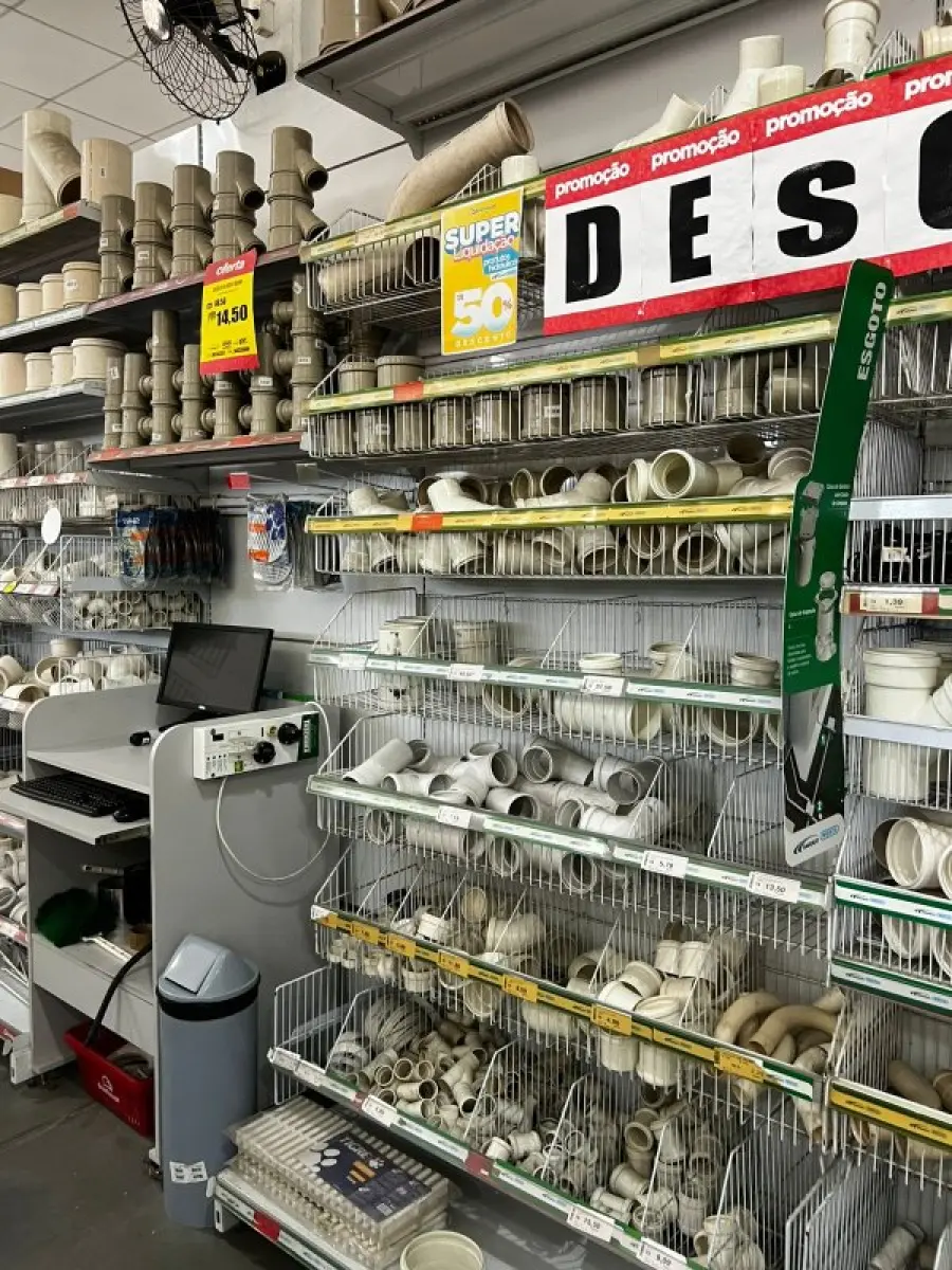 LOTE 002 - Lote englobado de todos os itens de ferragem