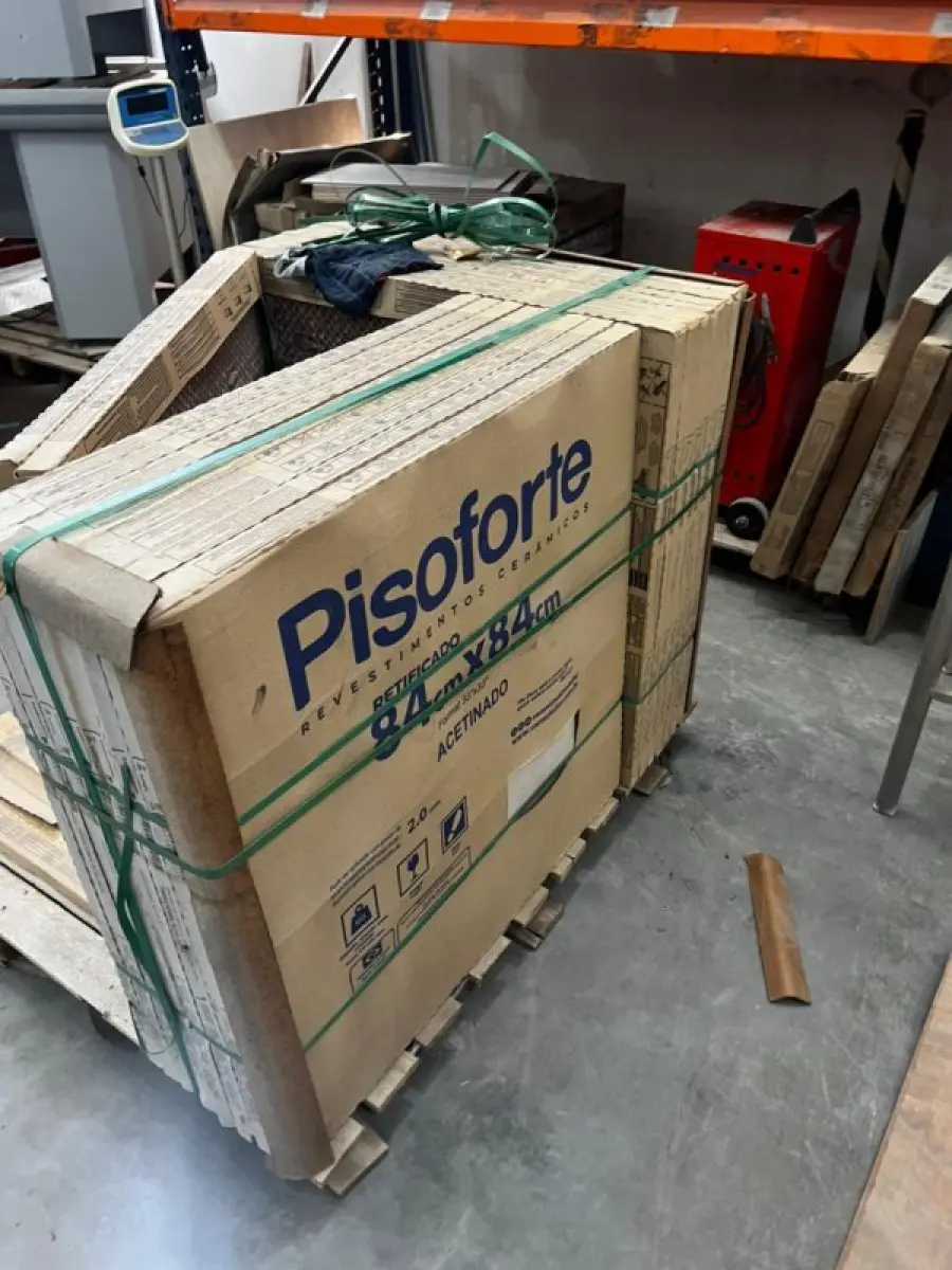 LOTE 002 - Lote englobado de todos os itens de ferragem