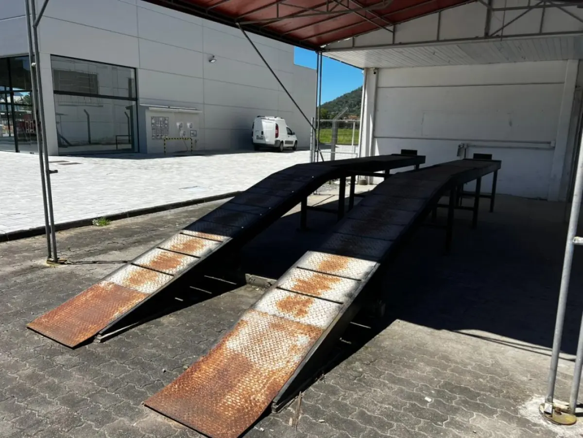 LOTE 002 - Lote englobado de todos os itens de ferragem