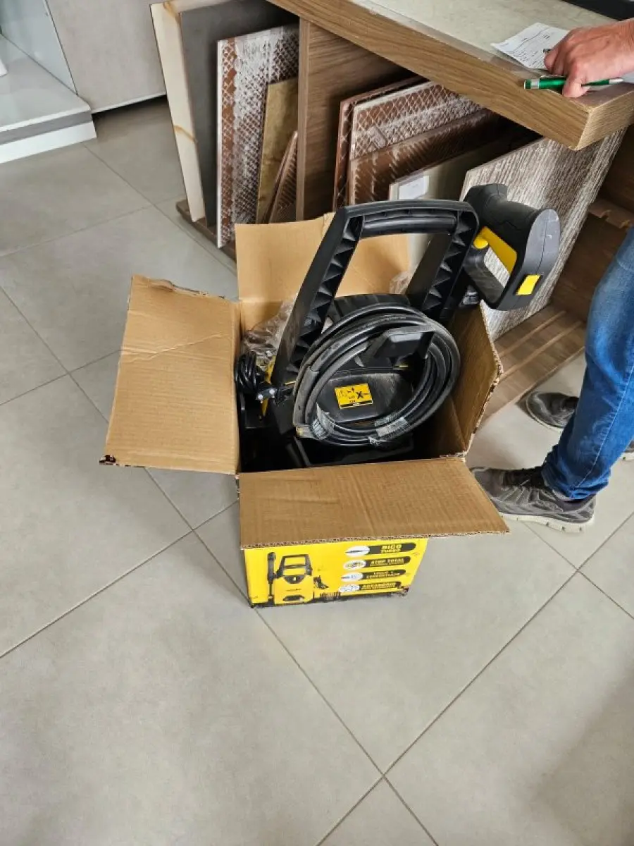 LOTE 002 - Lote englobado de todos os itens de ferragem