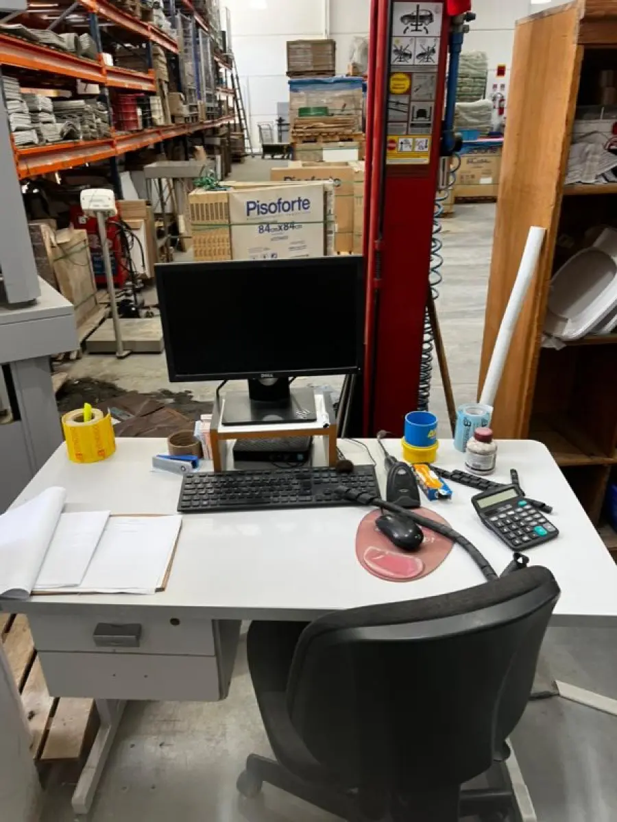 LOTE 002 - Lote englobado de todos os itens de ferragem