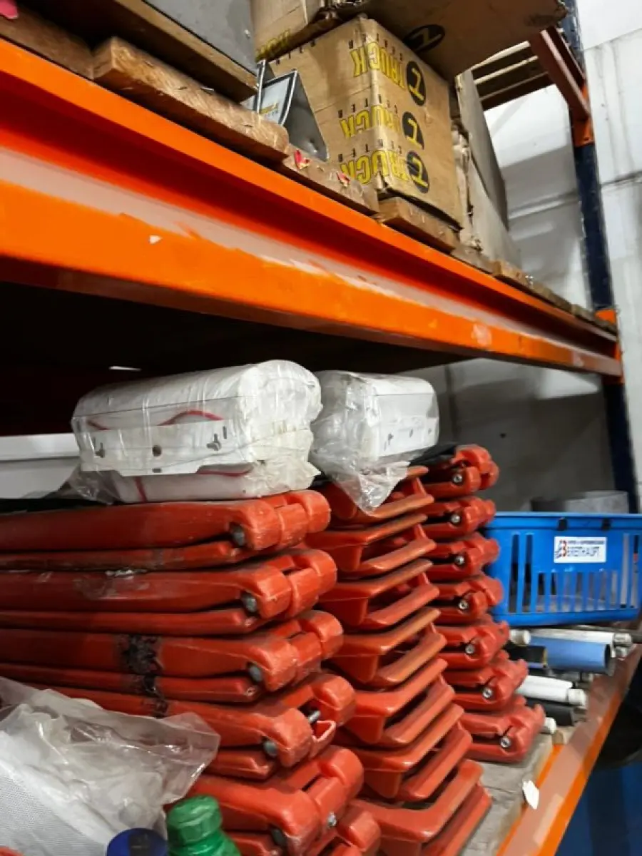 LOTE 002 - Lote englobado de todos os itens de ferragem