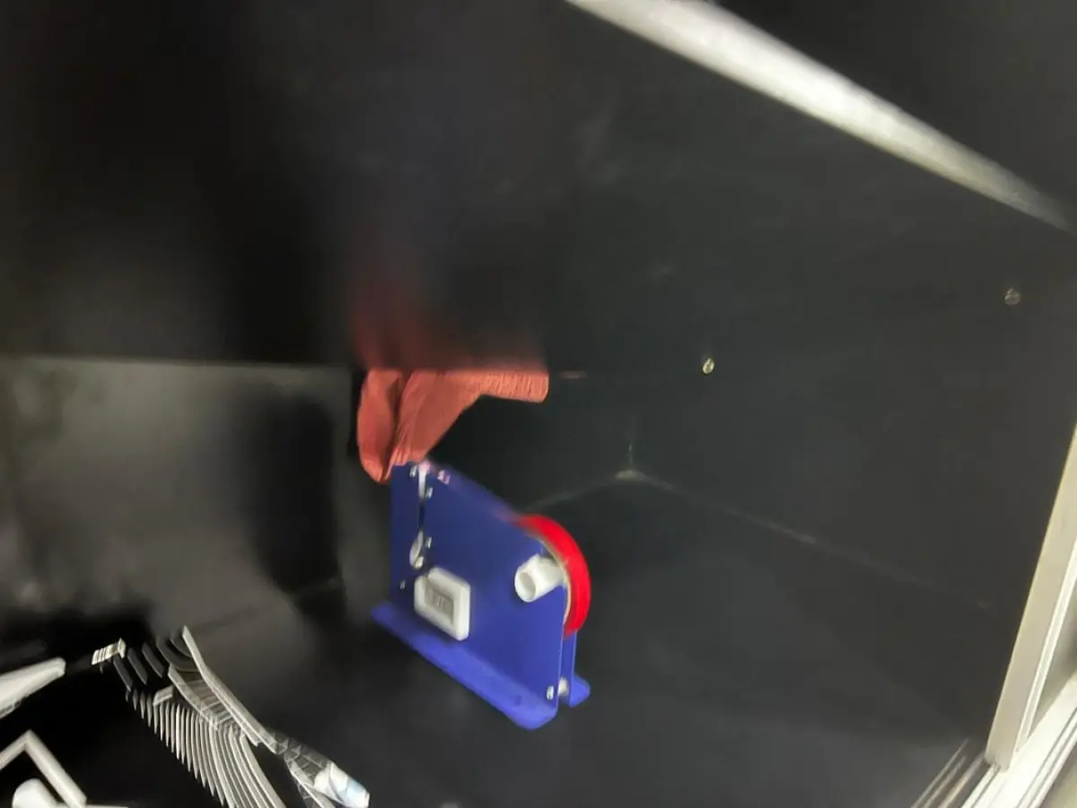 LOTE 004 - Roupas, moveis, eletrônicos