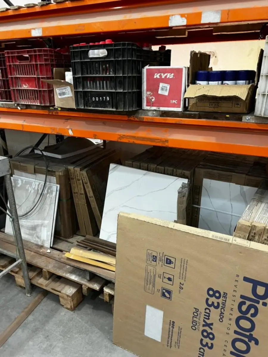 LOTE 002 - Lote englobado de todos os itens de ferragem