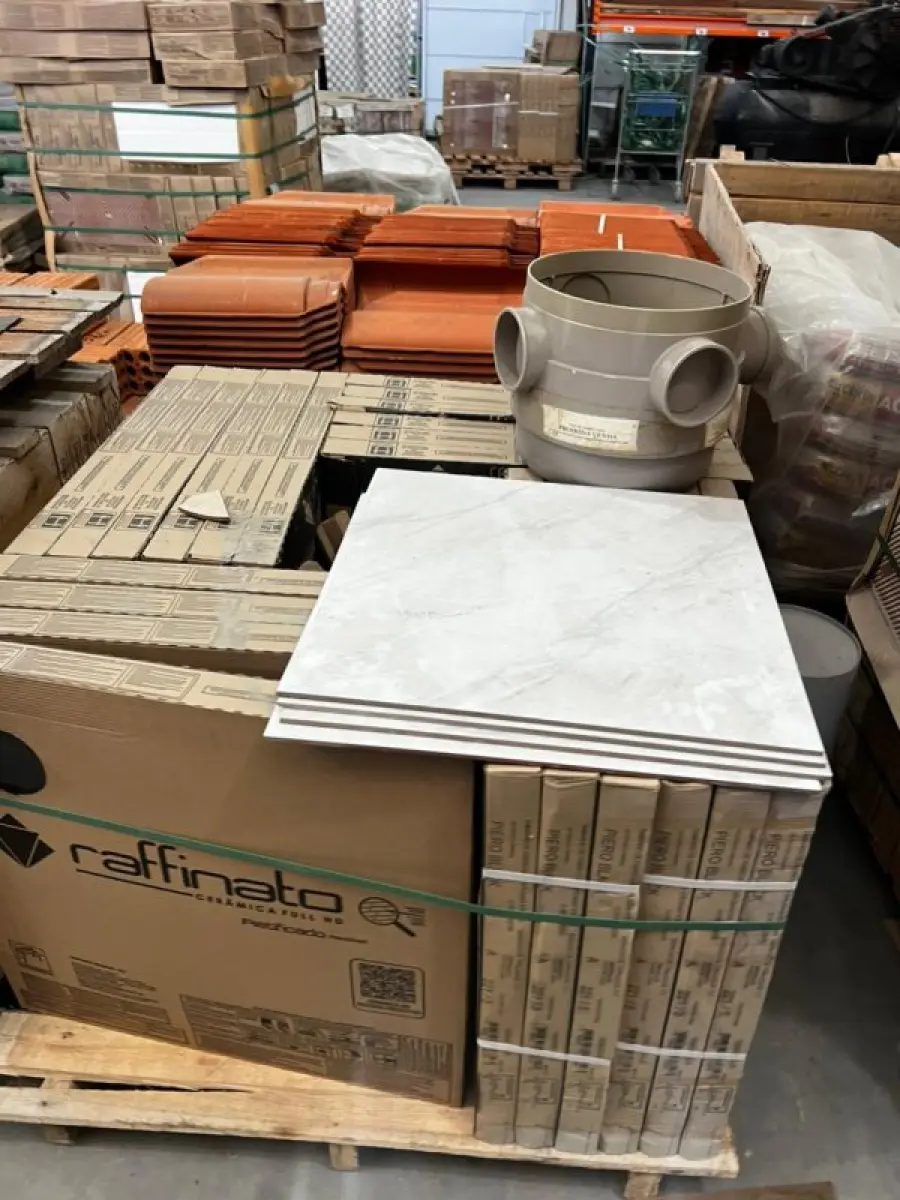 LOTE 002 - Lote englobado de todos os itens de ferragem