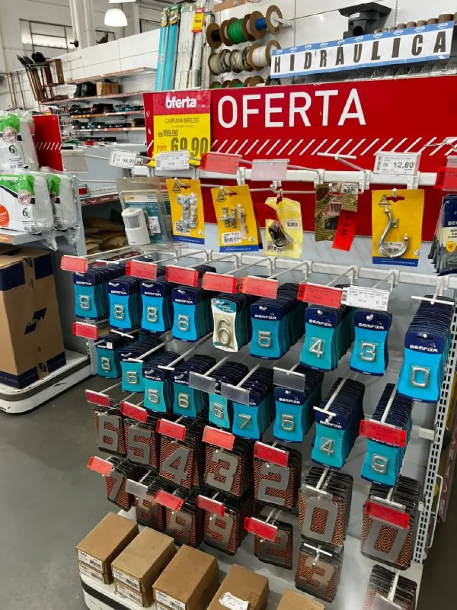 LOTE 002 - Lote englobado de todos os itens de ferragem