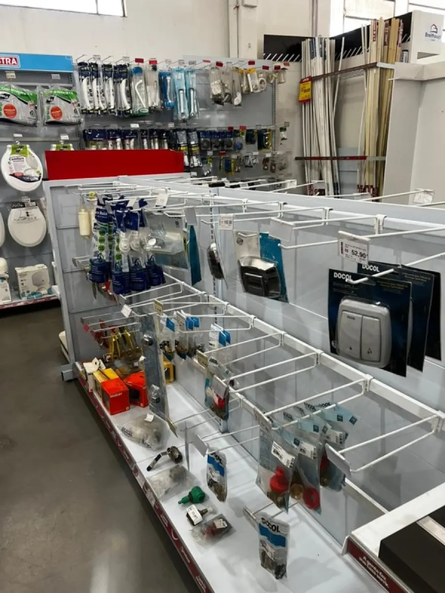 LOTE 002 - Lote englobado de todos os itens de ferragem