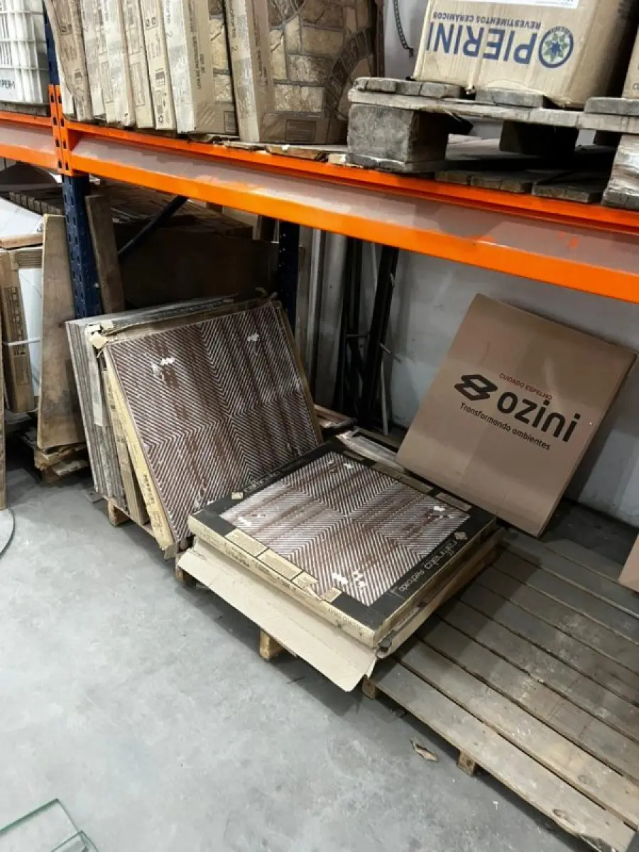 LOTE 002 - Lote englobado de todos os itens de ferragem