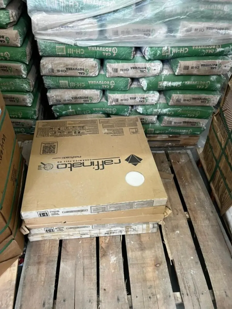 LOTE 002 - Lote englobado de todos os itens de ferragem