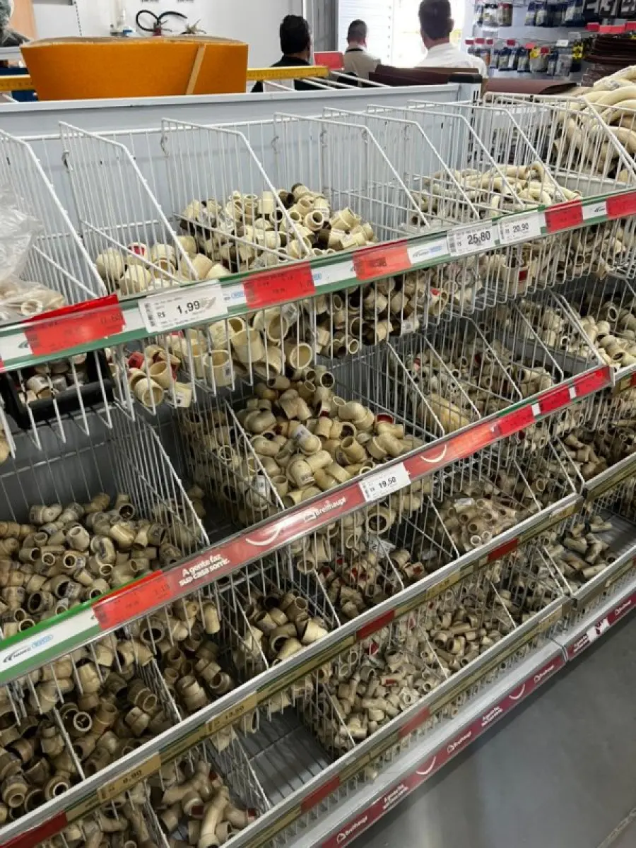 LOTE 002 - Lote englobado de todos os itens de ferragem