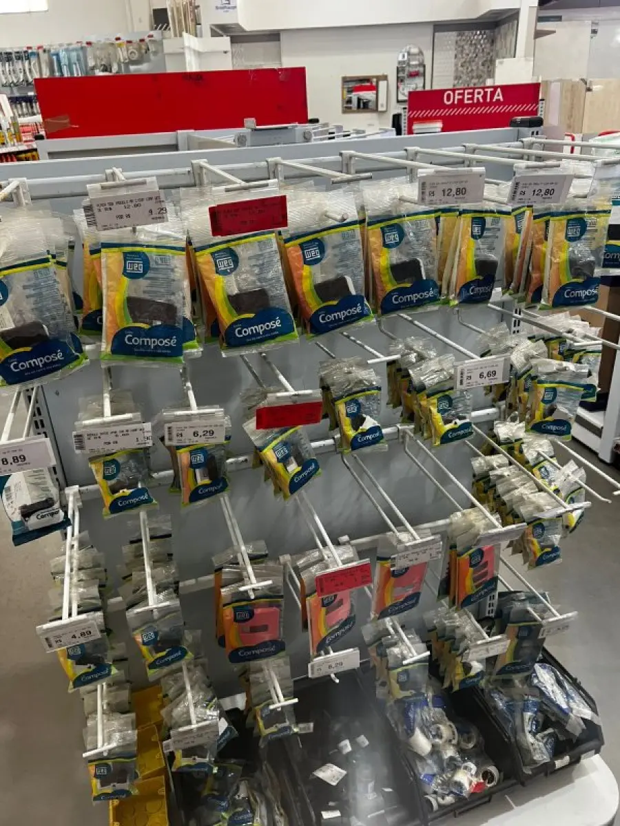 LOTE 002 - Lote englobado de todos os itens de ferragem