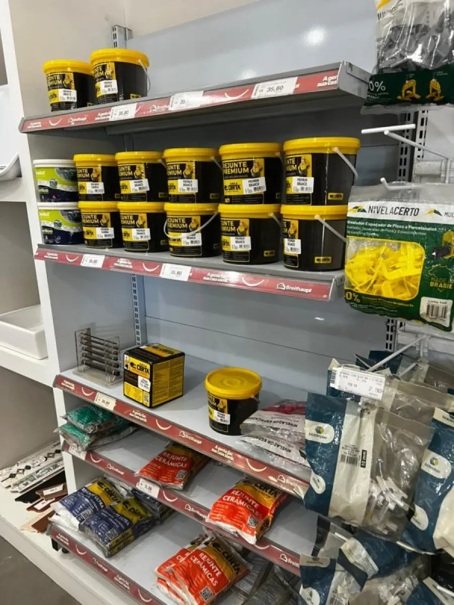 LOTE 002 - Lote englobado de todos os itens de ferragem