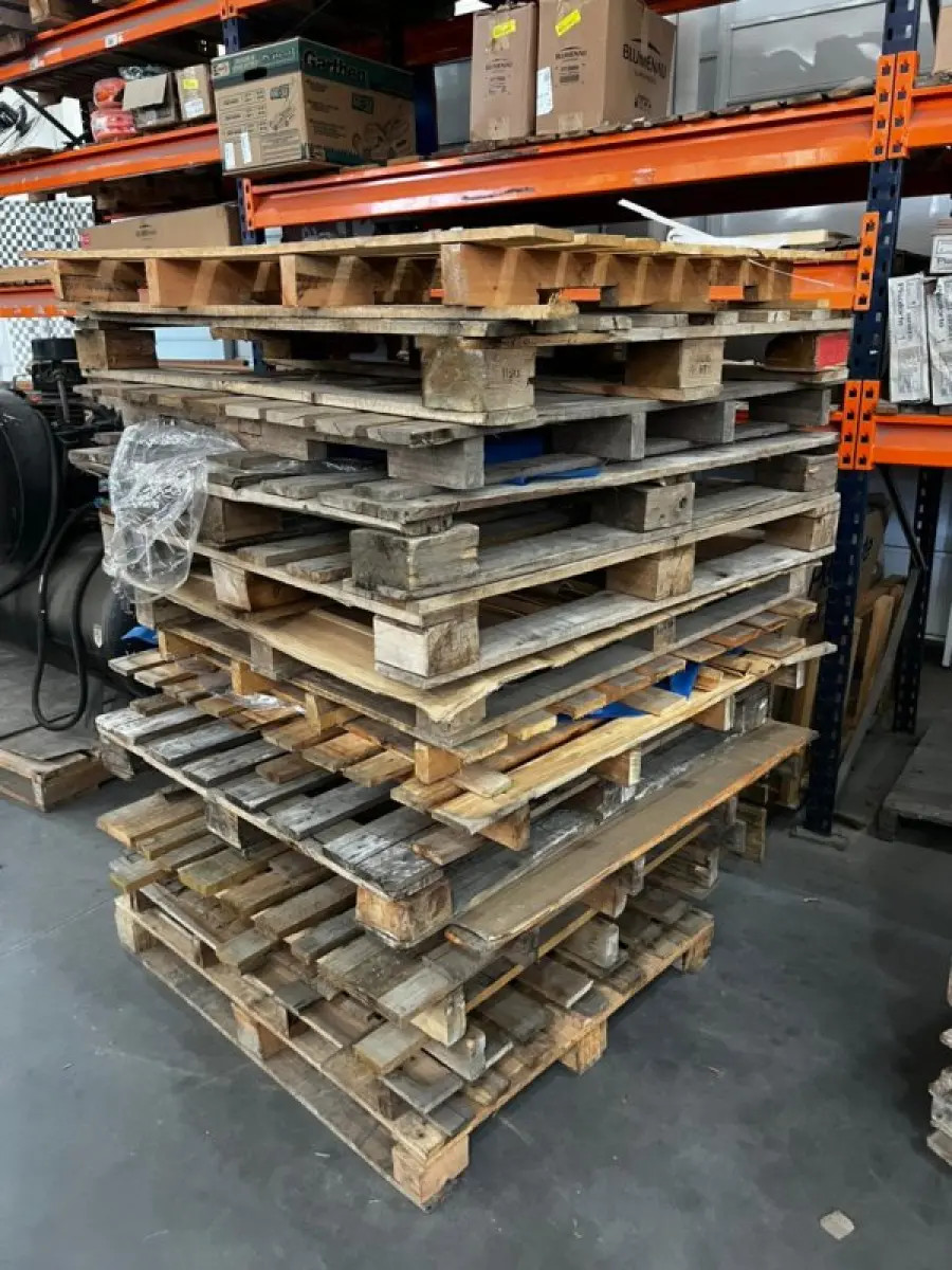 LOTE 002 - Lote englobado de todos os itens de ferragem