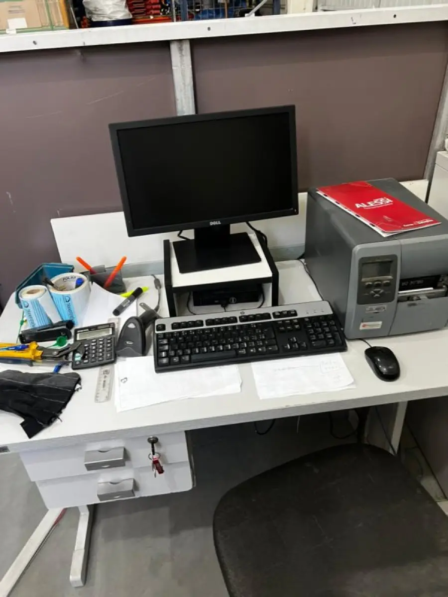 LOTE 002 - Lote englobado de todos os itens de ferragem