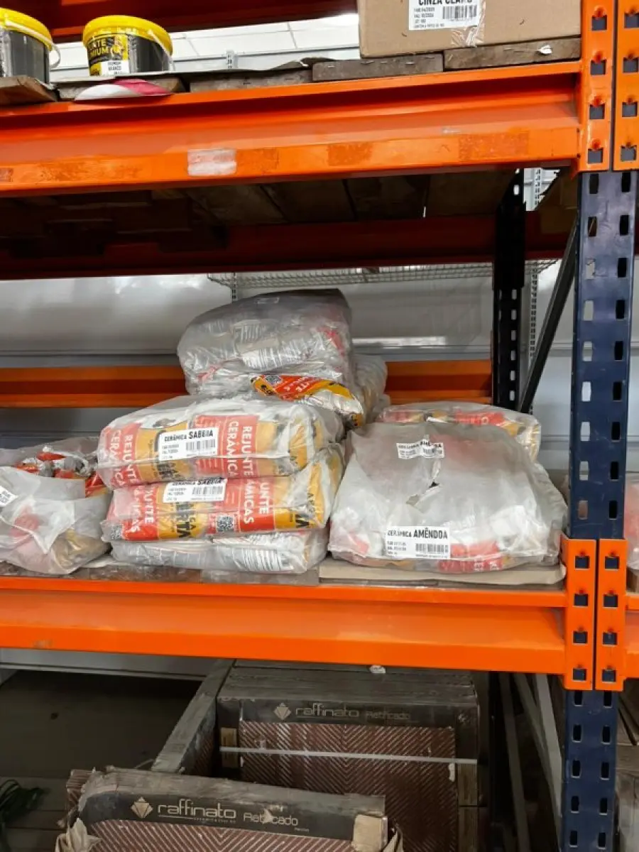 LOTE 002 - Lote englobado de todos os itens de ferragem