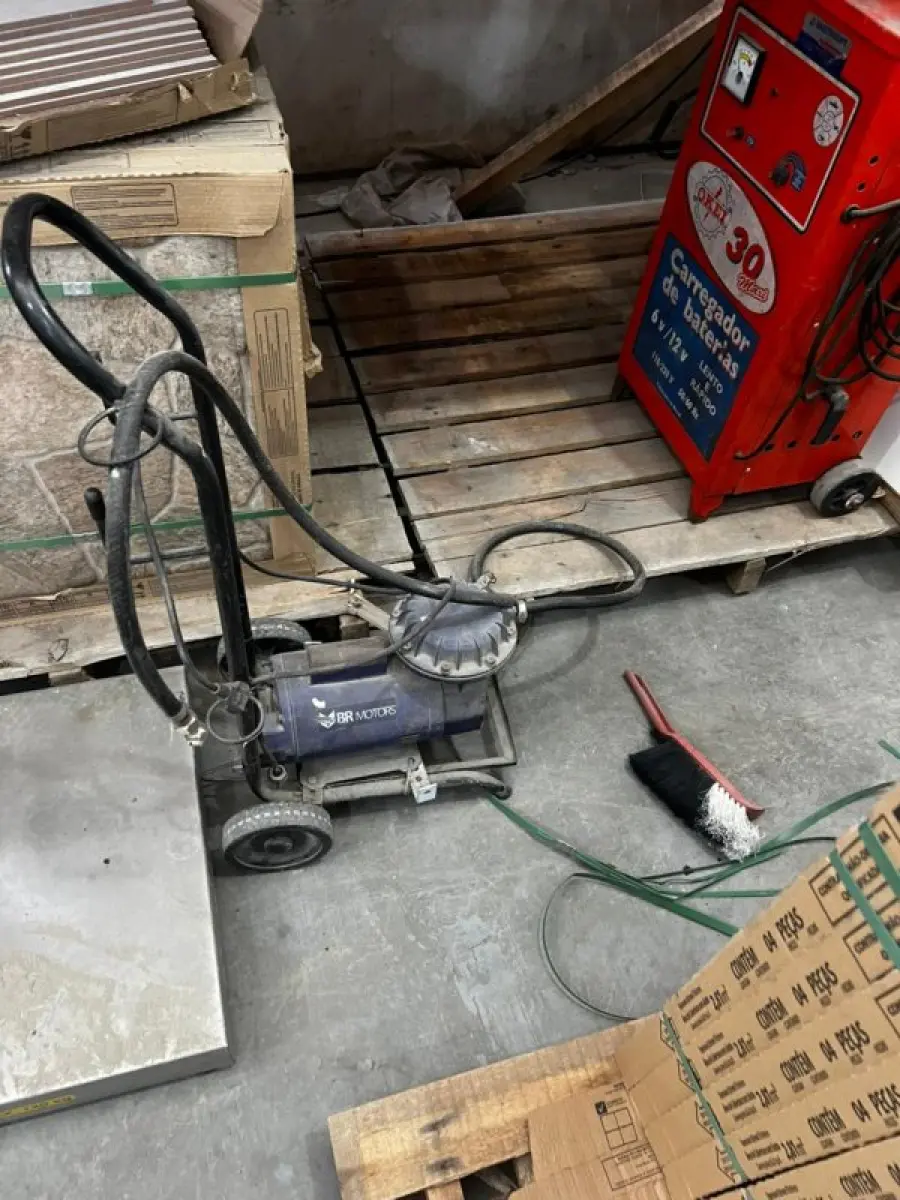 LOTE 002 - Lote englobado de todos os itens de ferragem