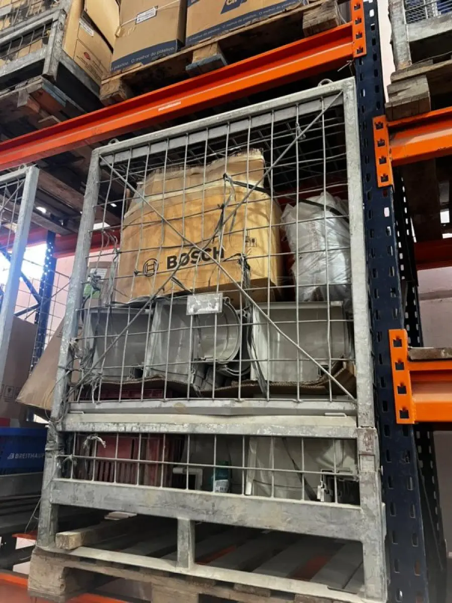 LOTE 002 - Lote englobado de todos os itens de ferragem