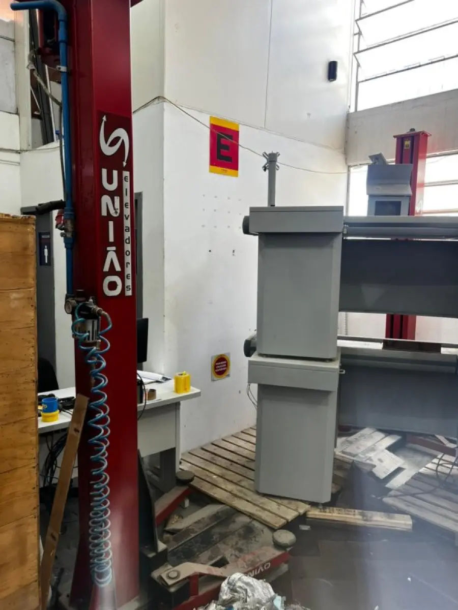 LOTE 002 - Lote englobado de todos os itens de ferragem