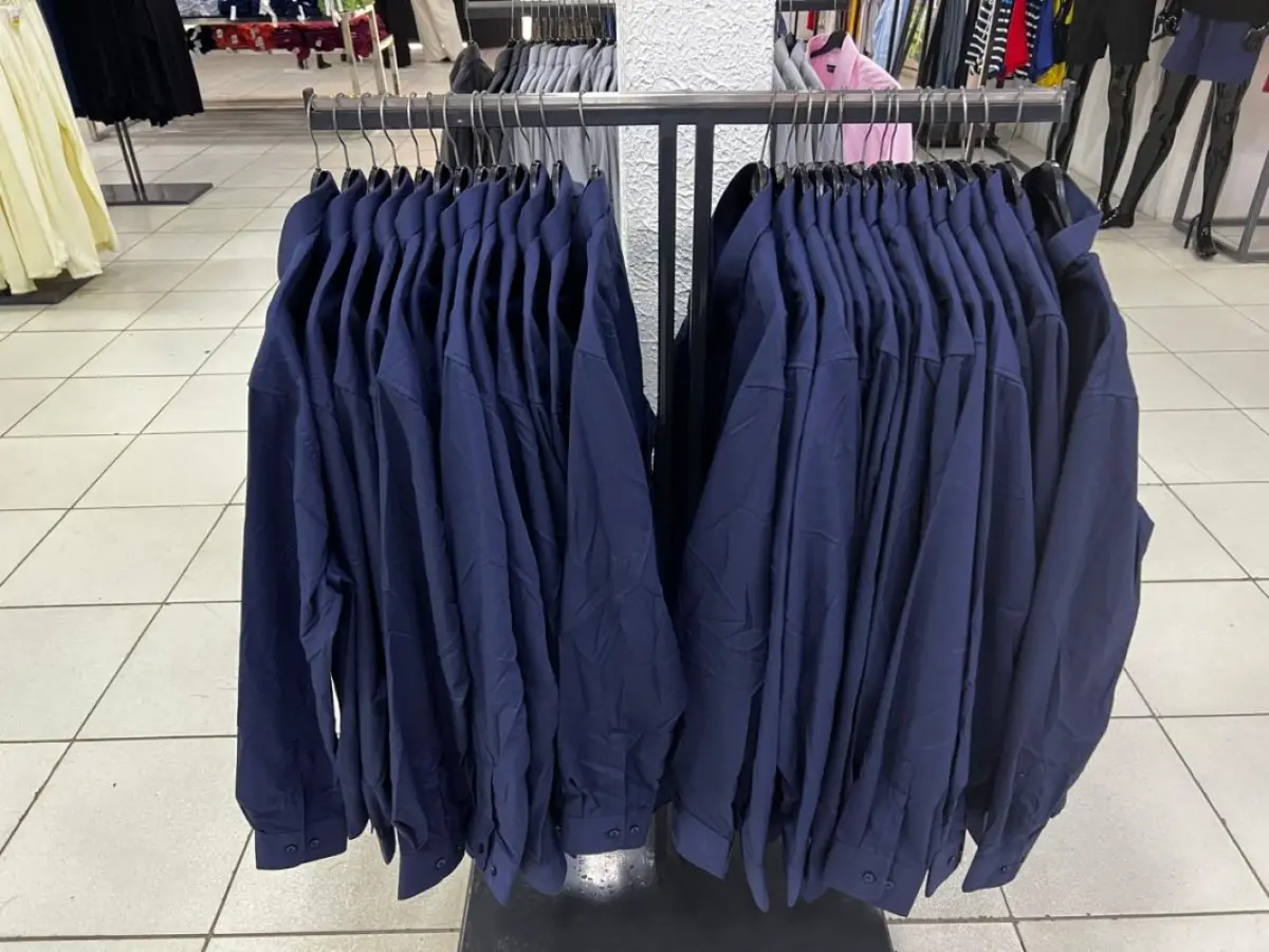 LOTE 004 - Roupas, moveis, eletrônicos