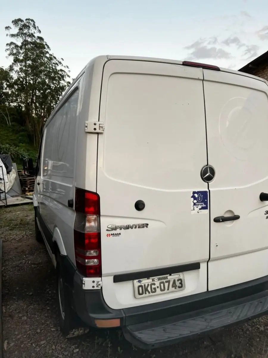 LOTE 002 - FURGÃO MERCEDES-BENZ SPRINTER 311 CDI STREET fab/mod 2014/2015