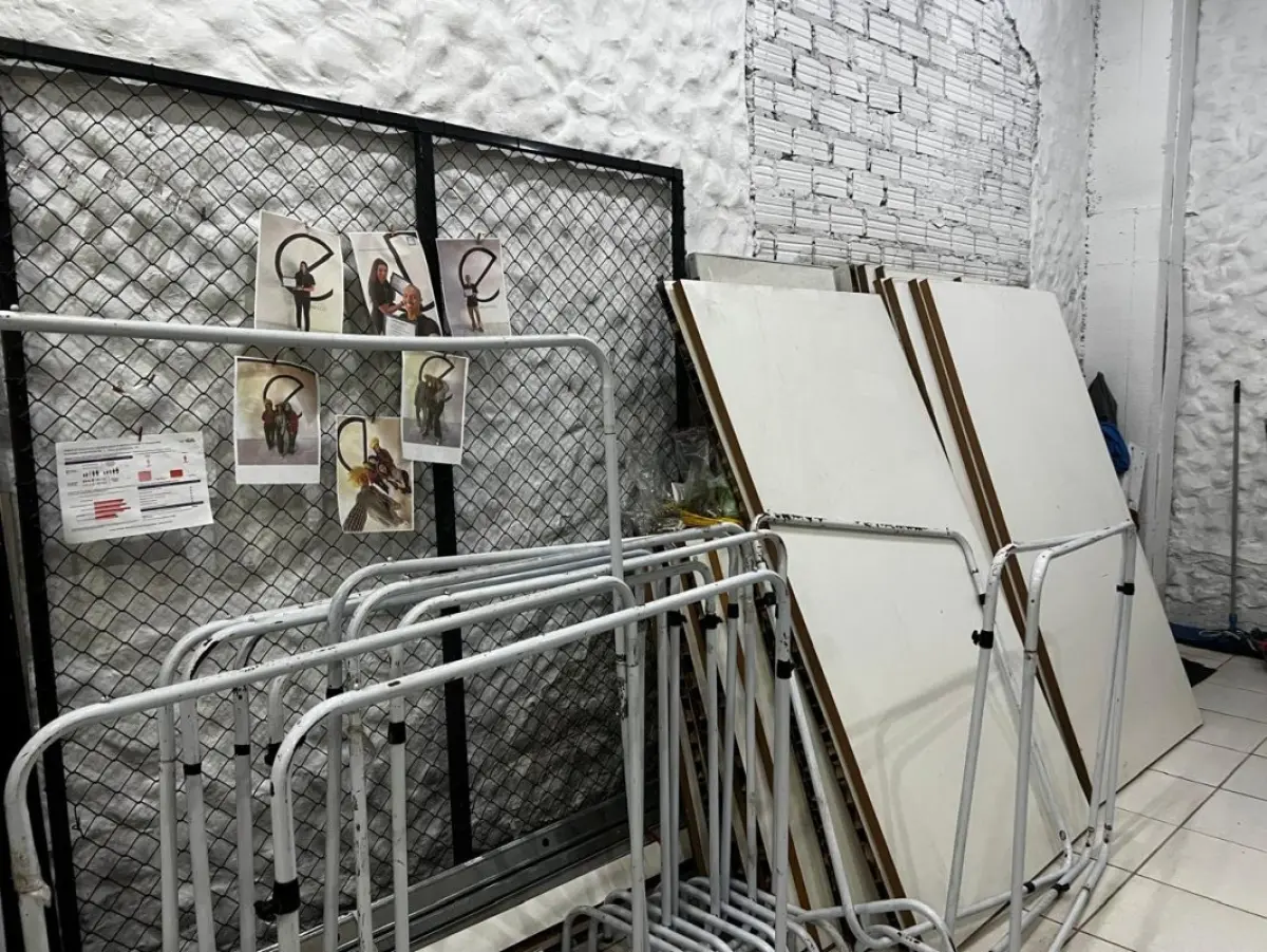 LOTE 004 - Roupas, moveis, eletrônicos