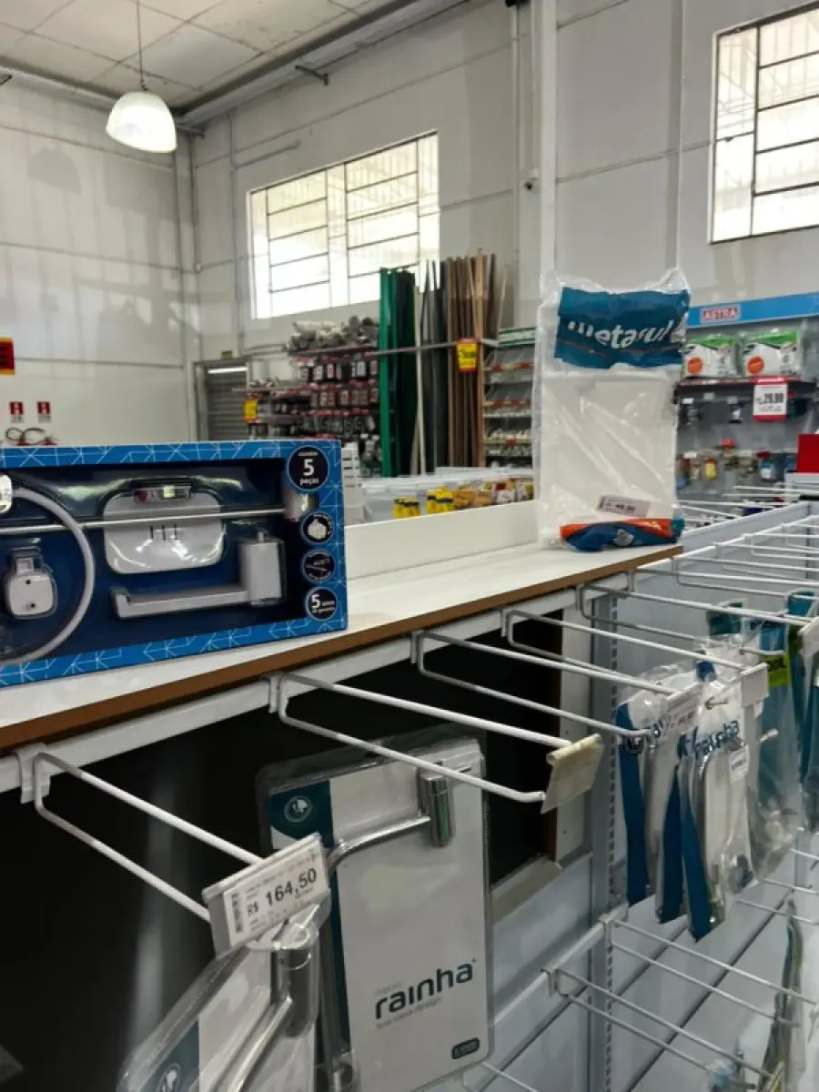 LOTE 002 - Lote englobado de todos os itens de ferragem