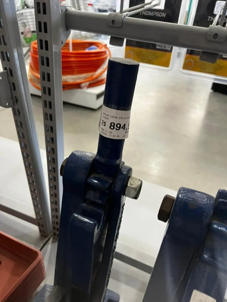 LOTE 002 - Lote englobado de todos os itens de ferragem