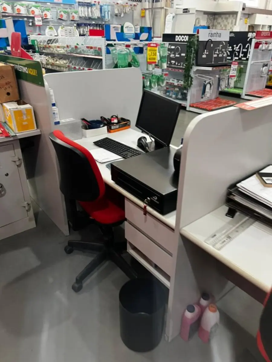 LOTE 002 - Lote englobado de todos os itens de ferragem