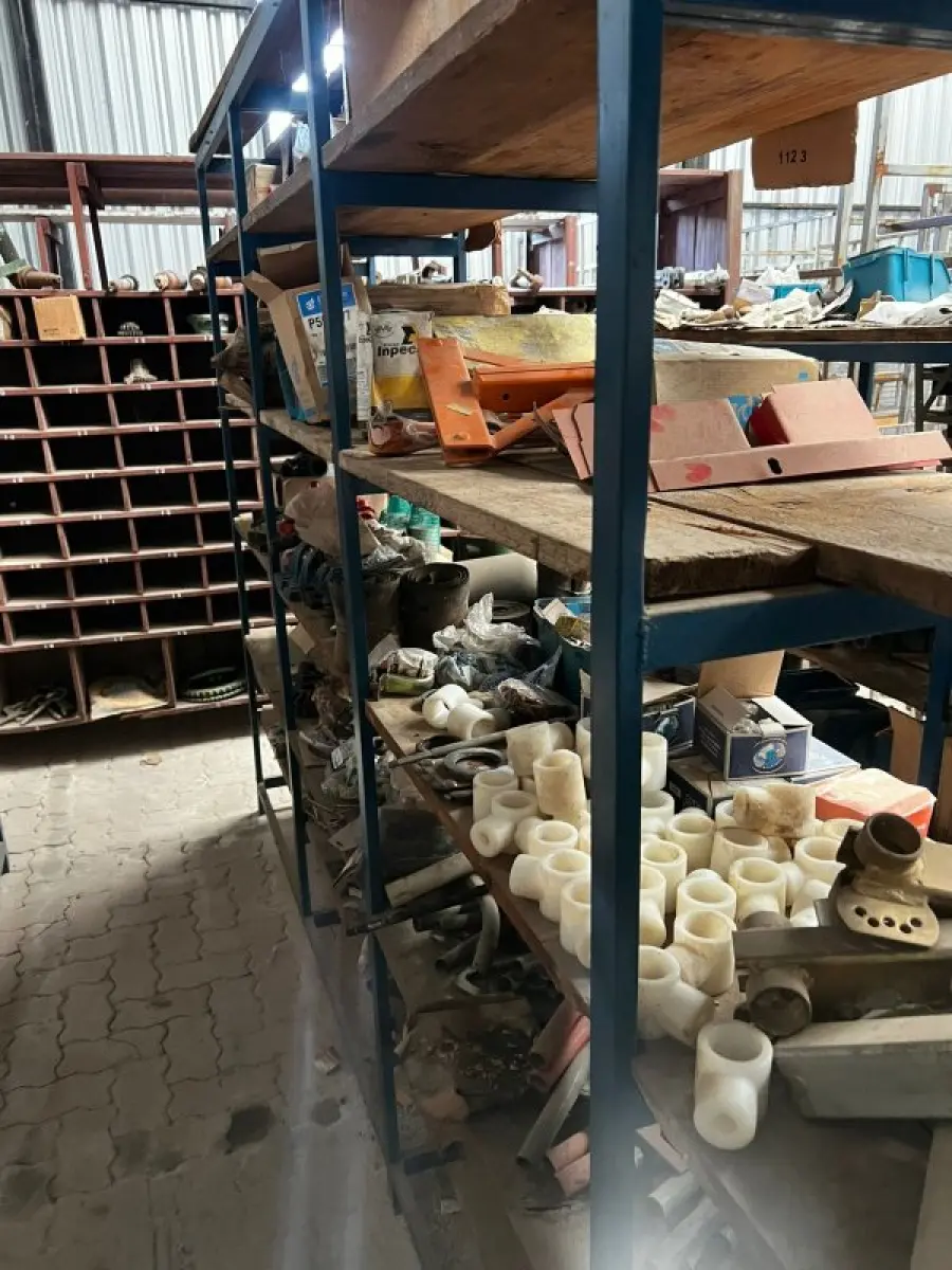 LOTE 001 - Lote com peças diversas para plantadeiras, tratores, colheitadeiras