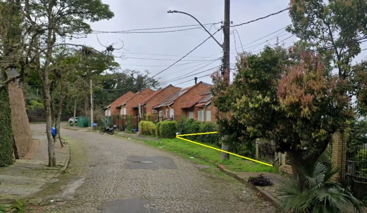 LOTE 000 - Os direitos e ações do imóvel localizado na Rua Emílio Meyer, nº 825, Bairro Vila Conceição área construída é de 450m²