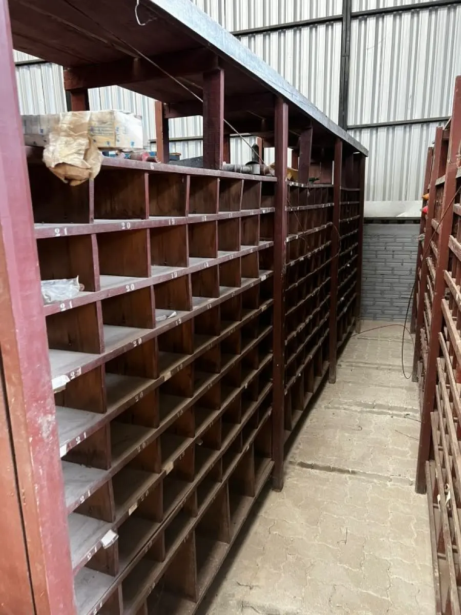 LOTE 001 - Lote com peças diversas para plantadeiras, tratores, colheitadeiras