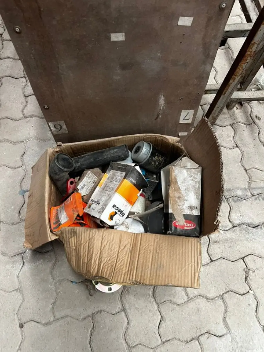 LOTE 001 - Lote com peças diversas para plantadeiras, tratores, colheitadeiras