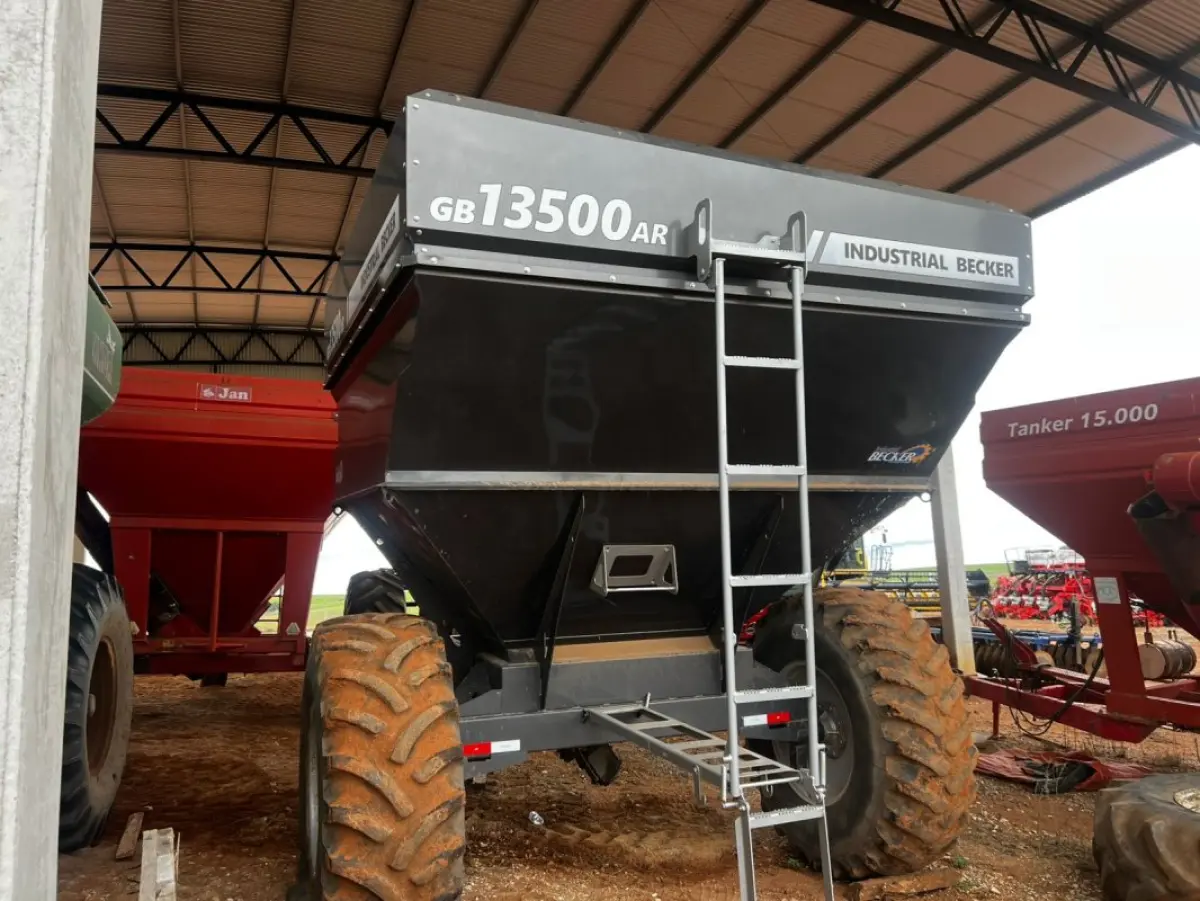LOTE 105 - 01 Graneleiro GB 13500 AR 12000 BACKER cinza