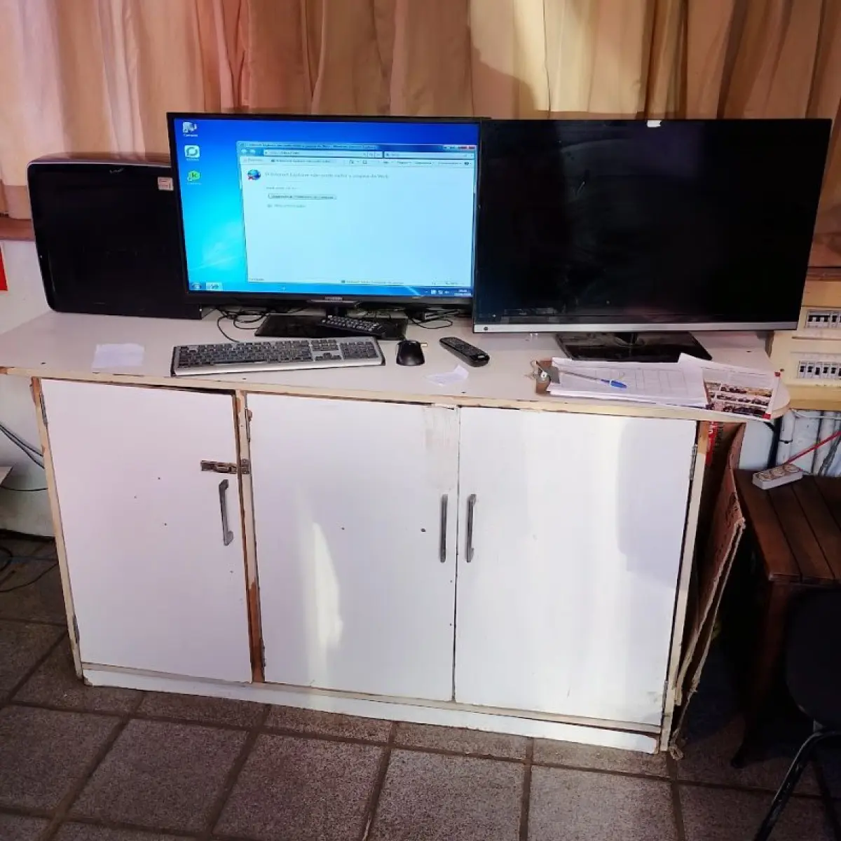 LOTE 001 - equip informatica e moveis na Guraita