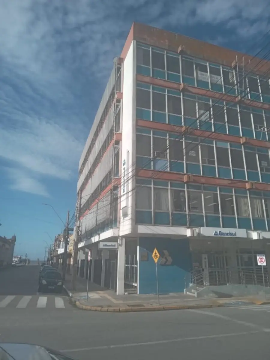 LOTE 003 - Agencia, prédio inteiro na cidade de Rio Grande, Centro, Rua Mal. Floriano Peixoto 296, esquina com Rua Ewbank