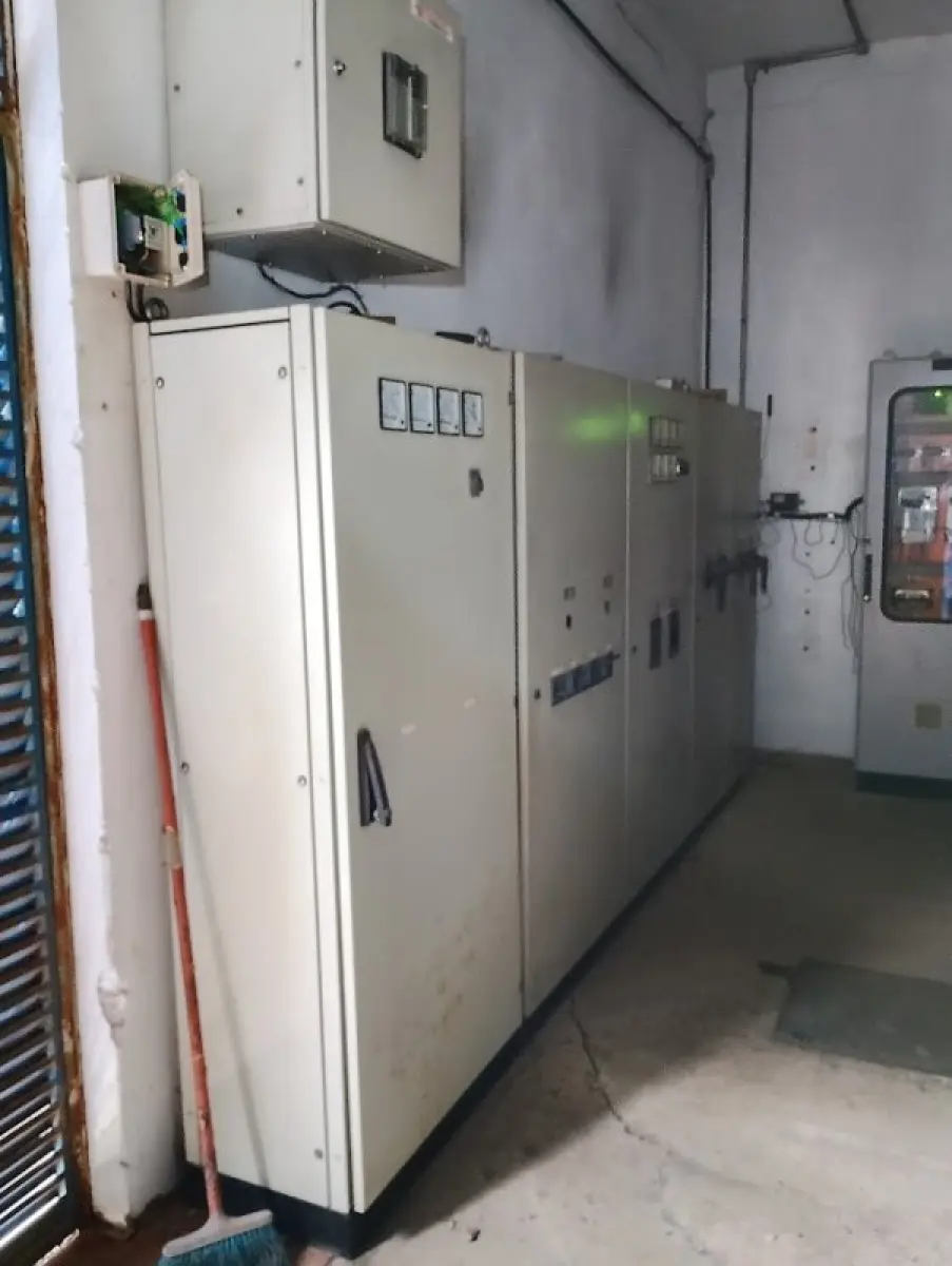 LOTE 005 - na sala da entr. Eletrica
