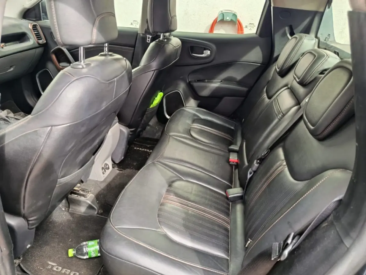 LOTE 001 - Fiat/Toro Volcano AT D4, cor prata, combustível diesel, carroceria aberta/cabine dupla, fabricação/modelo 2017/2018