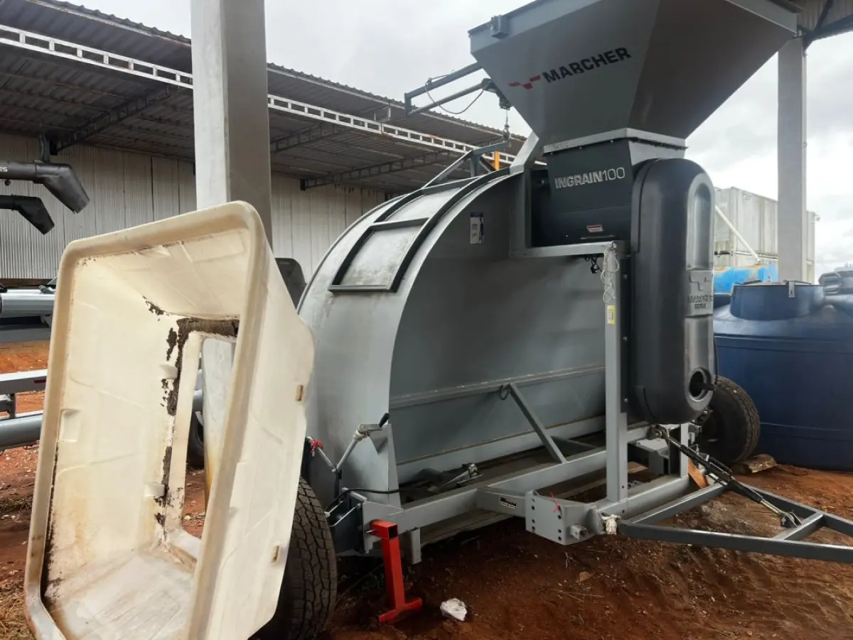 LOTE 114 - 01 Embutidor Ingrain 100 cinza