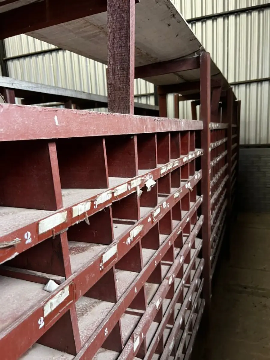 LOTE 001 - Lote com peças diversas para plantadeiras, tratores, colheitadeiras