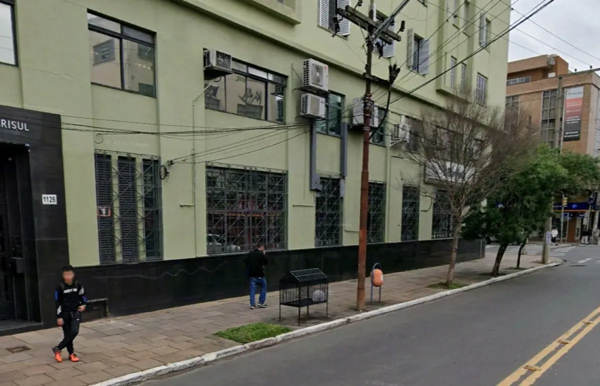 LOTE 002 - Agência São João - Av. São Pedro 574 esquina com a Av. Presidente Rosevelt