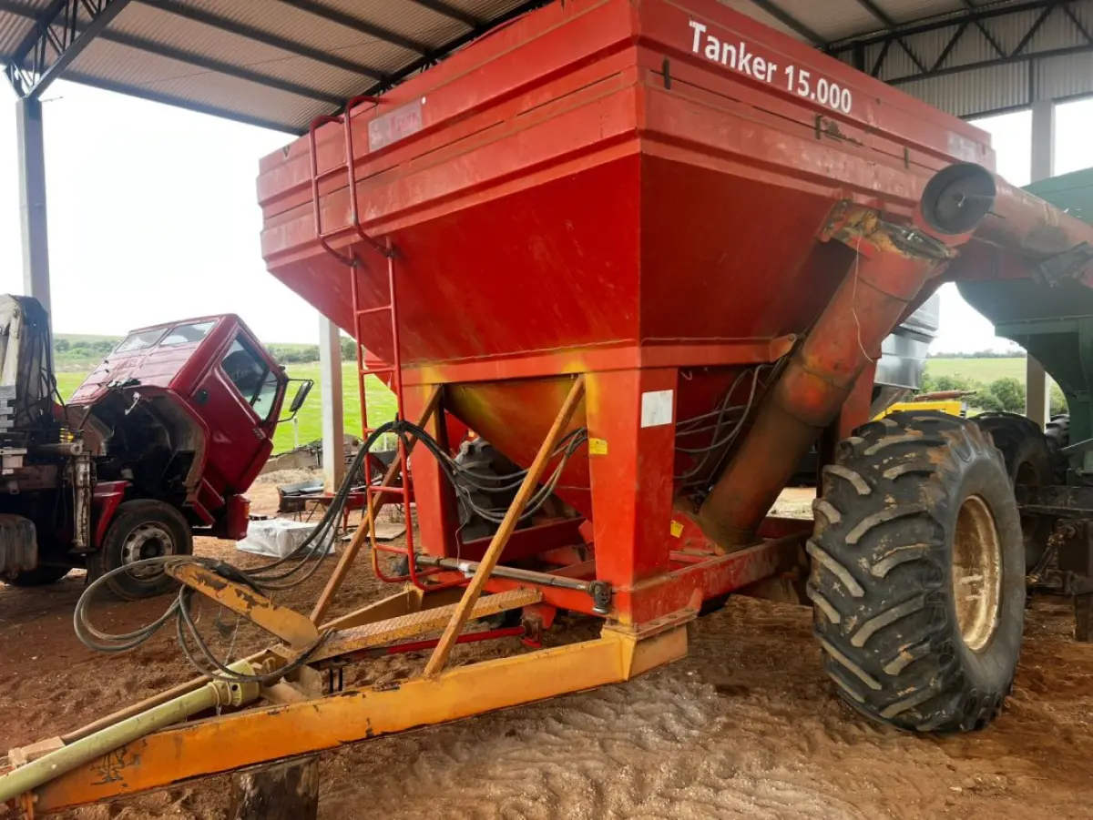 LOTE 106 - 01 Graneleiro JAN Tanker 15.000