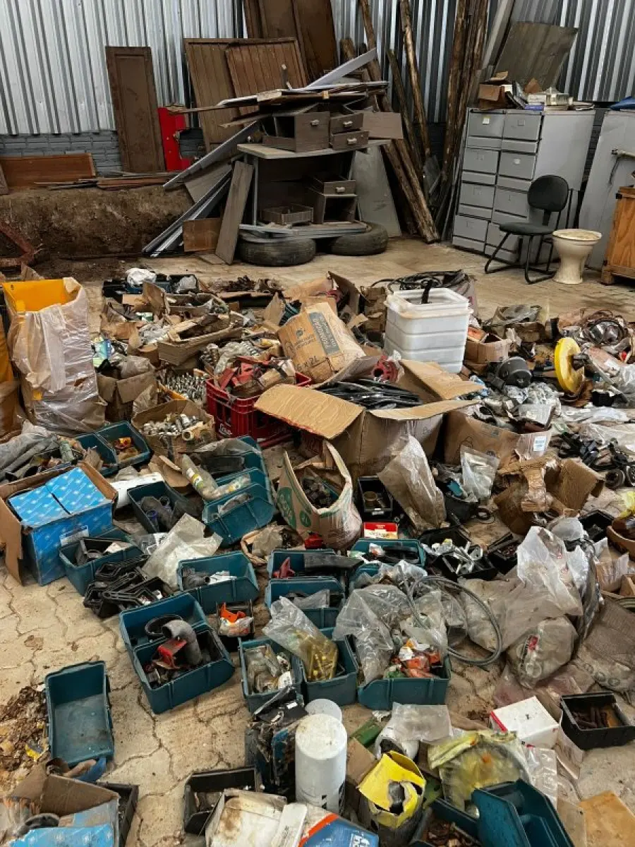 LOTE 001 - Lote com peças diversas para plantadeiras, tratores, colheitadeiras